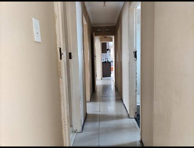 4 BEDROOM HOUSE FOR SALE IN KWANDENGEZI